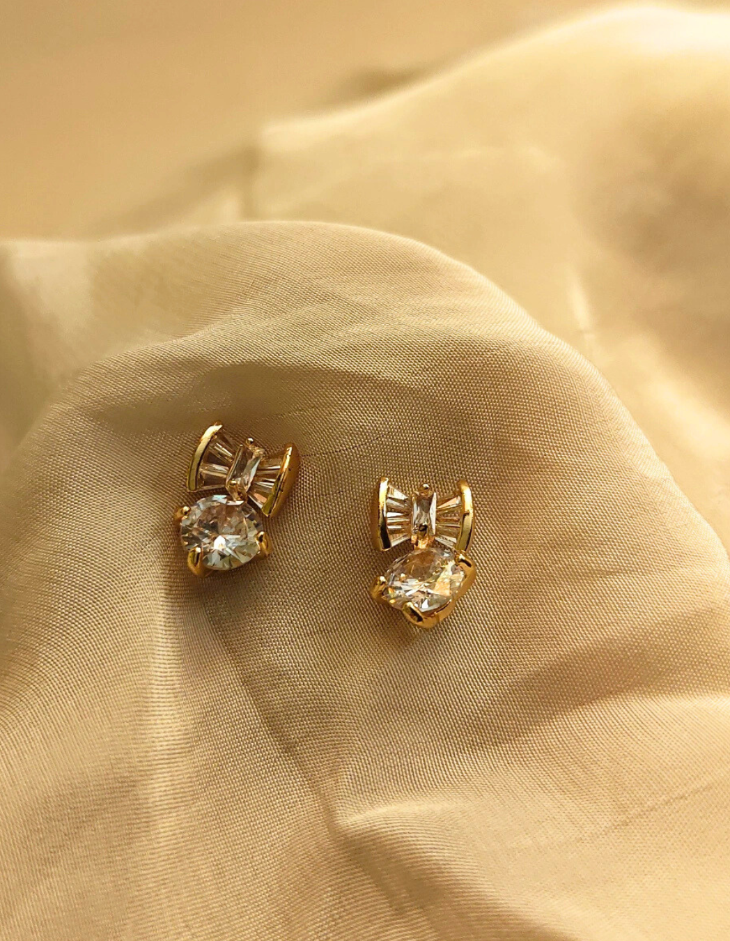 Bow Stud Earrings with Solitaire Drop