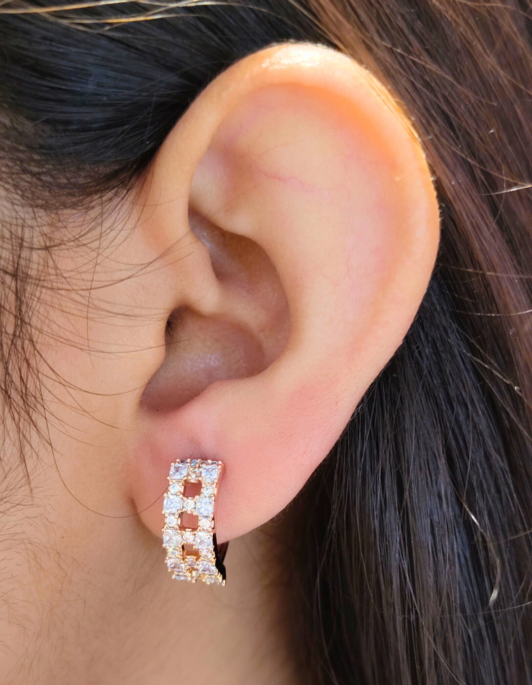 Maya Hoops