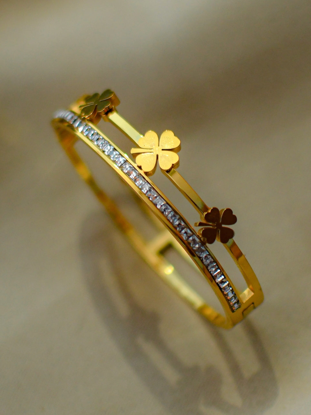 Luxe Gold Clover Bracelet with CZ – 316L Steel, Tarnish Free