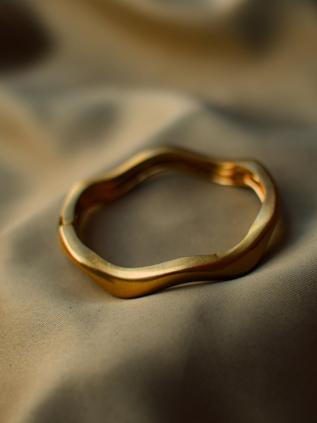 Sculpted Wave Bracelet – Matte 18K Gold Statement
