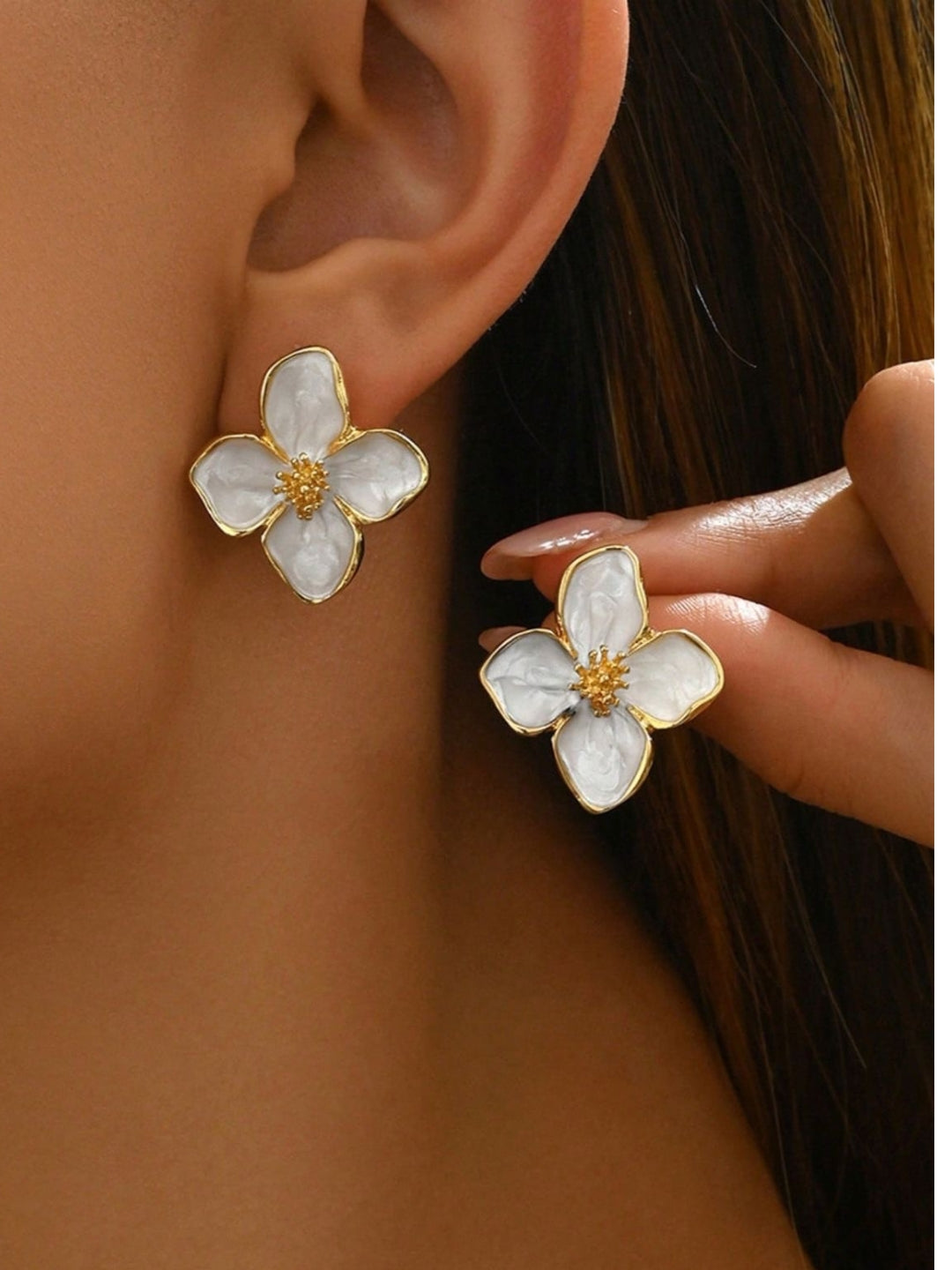White MOP Flower Stud Earrings for Women - Gold Plated Fashion Jewelry