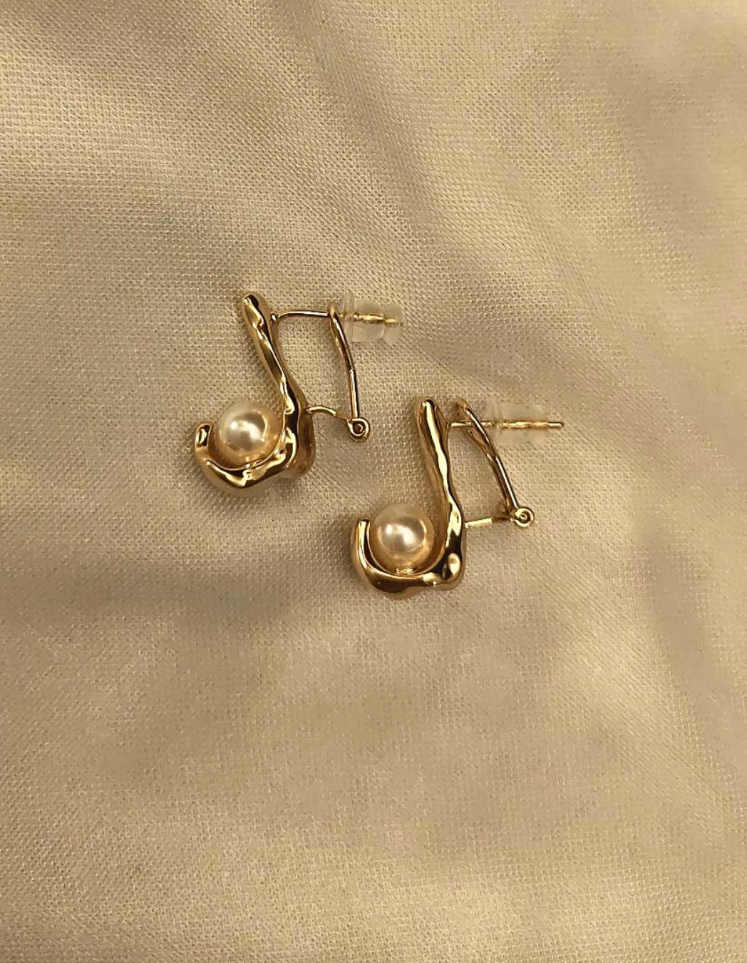 Rose Gold Pearl Stud Earrings | 18kt Plated | Anti-Tarnish | Hypoallergenic | Folding Closure