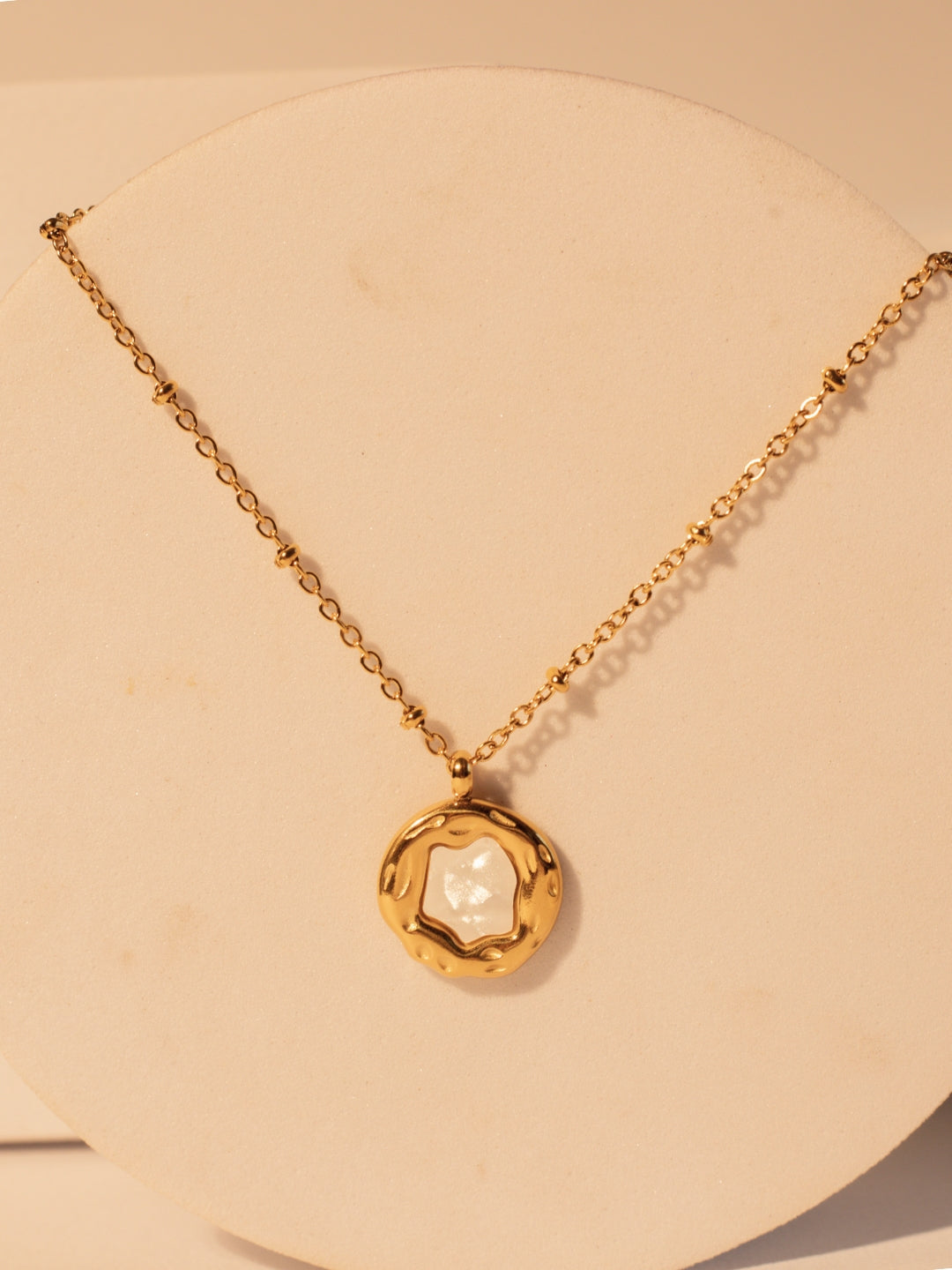Gold-Plated MOP Pendant Necklace – Anti-Tarnish, Hypoallergenic, Water Resistant (316L Stainless Steel)