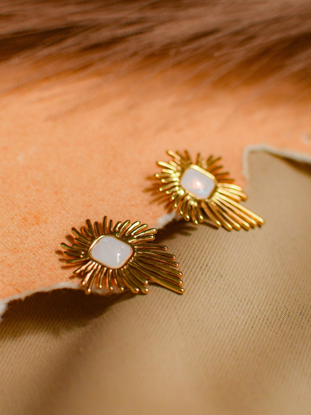 Aesthetic Moonstone Stud Earrings – 18K Gold, Anti-Tarnish