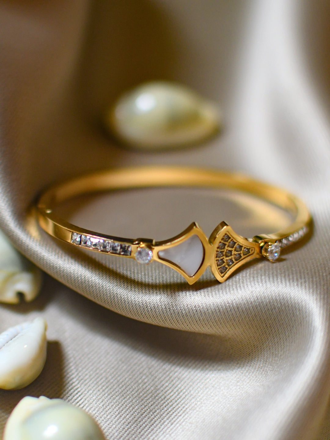 Skin-Friendly 18K Gold Bracelet | MOP & CZ | Ideal for Small Wrists