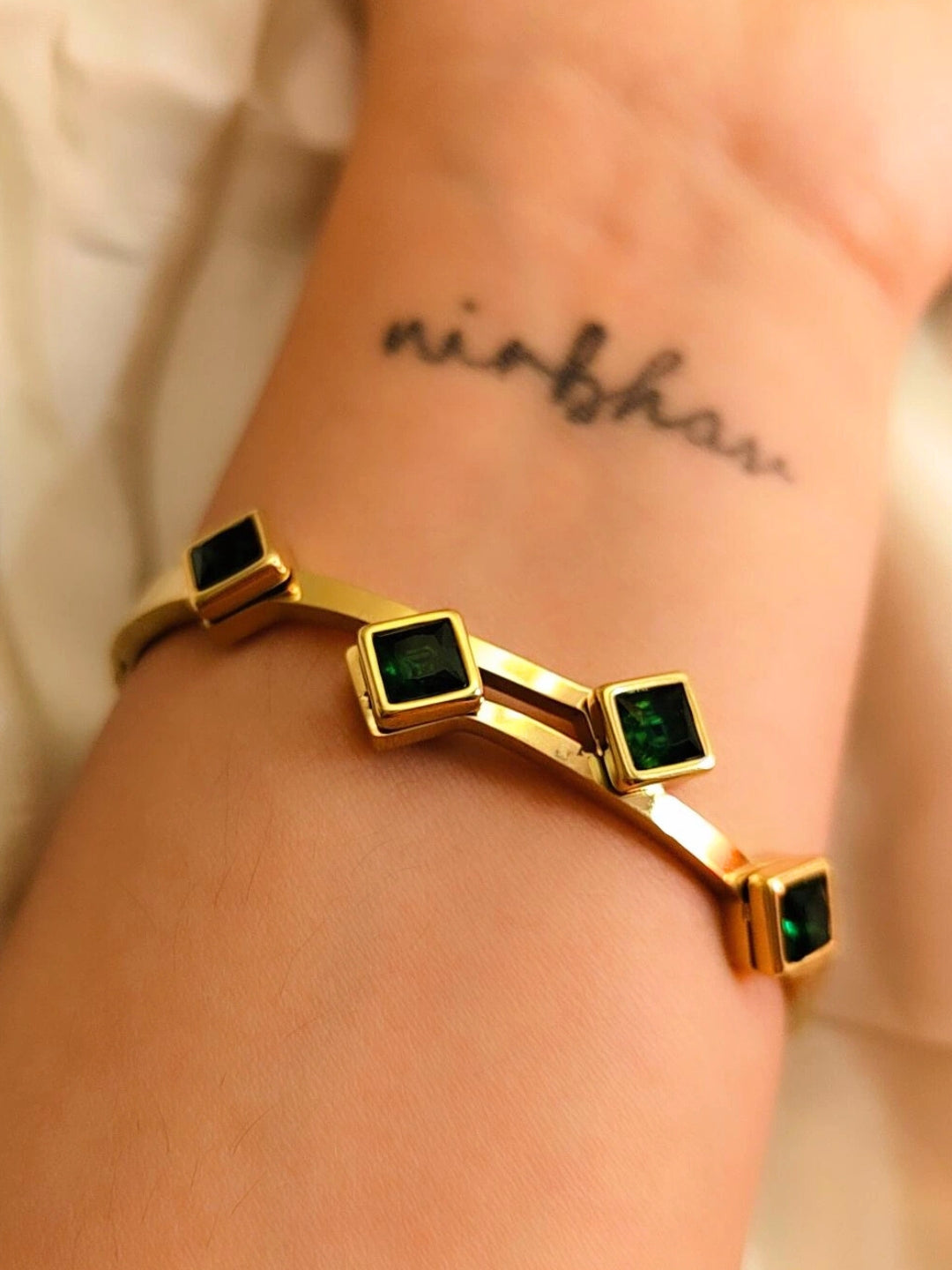 Green Stone ZigZag Bracelet – 14kt Gold Plated Stainless Steel with Green CZ Stones
