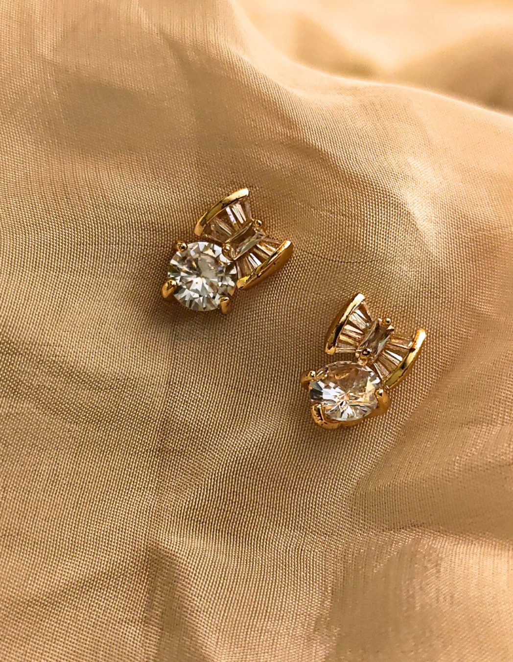 Bow Stud Earrings with Solitaire Drop