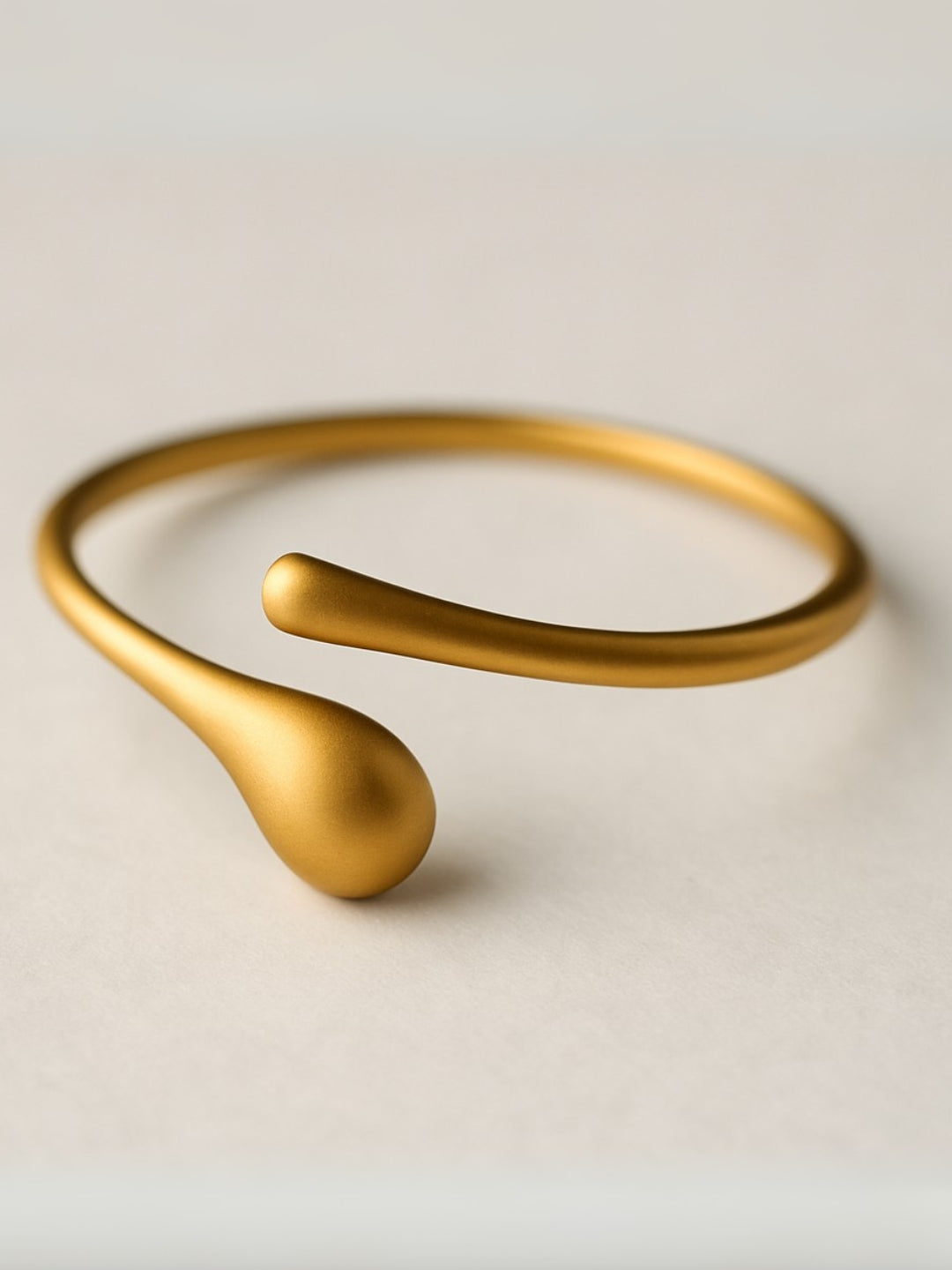 Modern Open Cuff in 18K Matte Gold – Luxe & Skin Friendly