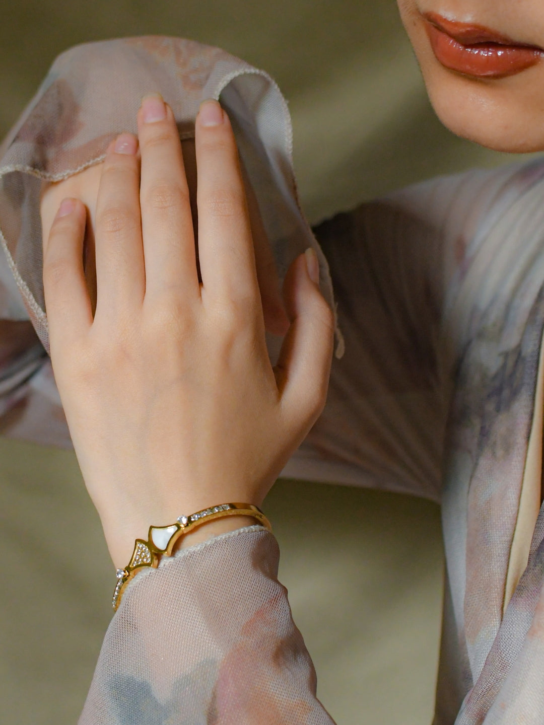 Skin-Friendly 18K Gold Bracelet | MOP & CZ | Ideal for Small Wrists