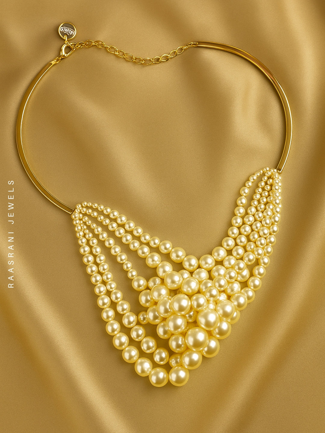 Statement Pearl Neckpiece in 18K Gold Plated Stainless Steel