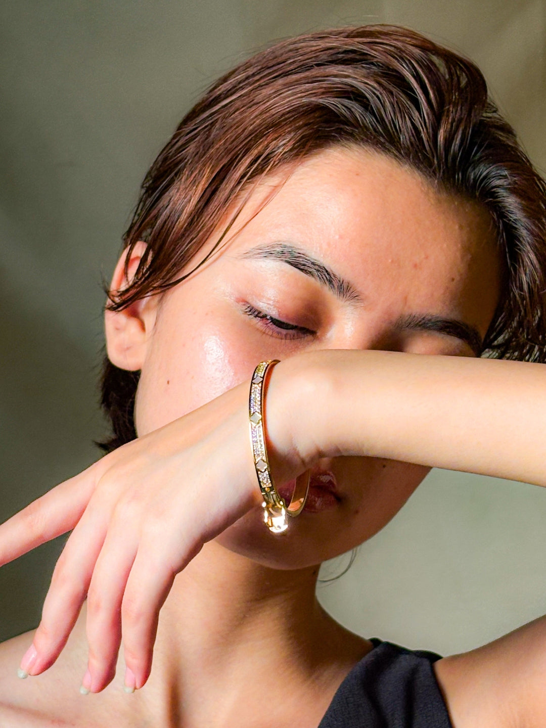 MOP Clover Studded Bracelet – Elegant Gold Bangle with Mother of Pearl & AD Accents