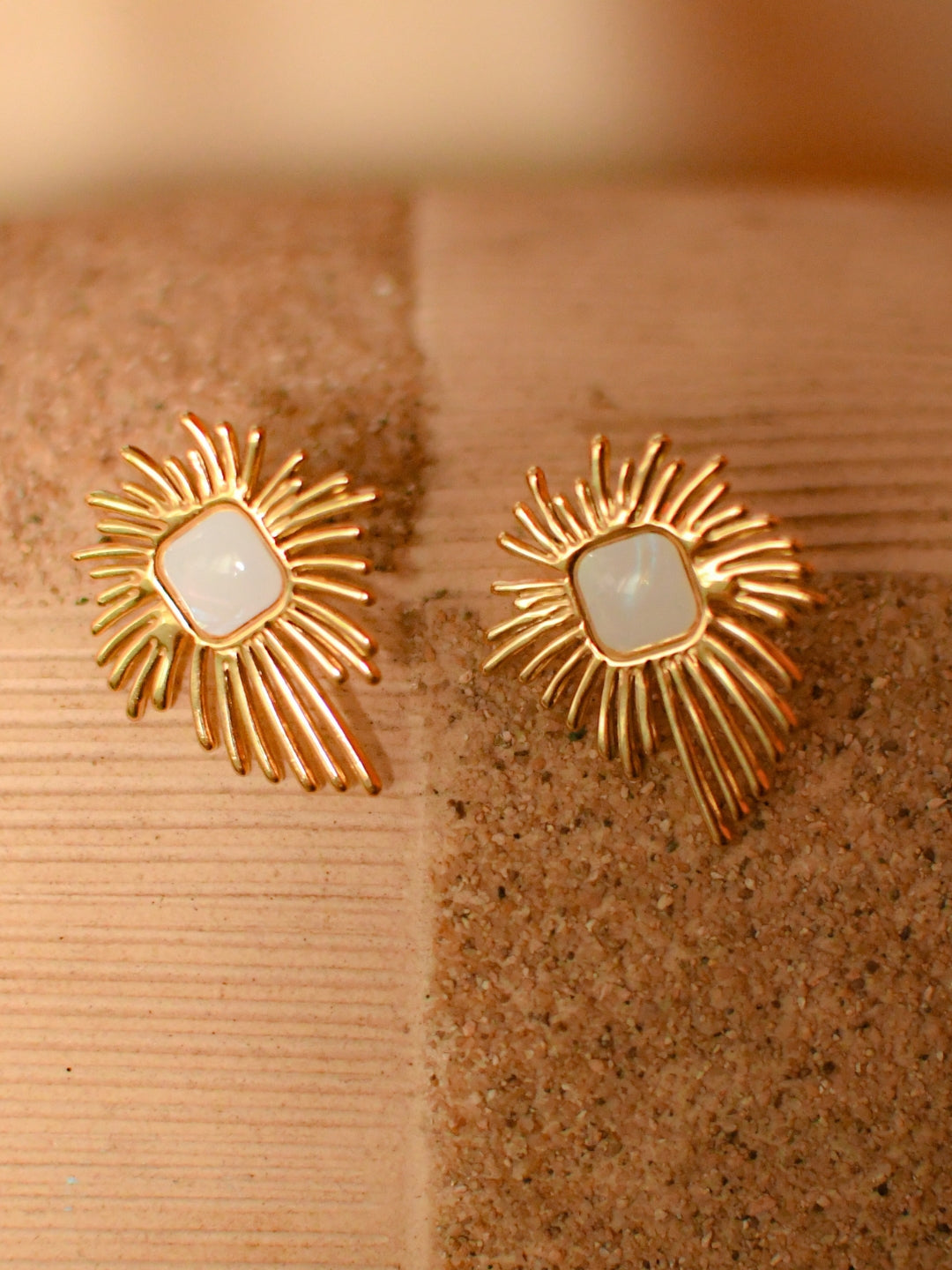 Aesthetic Moonstone Stud Earrings – 18K Gold, Anti-Tarnish