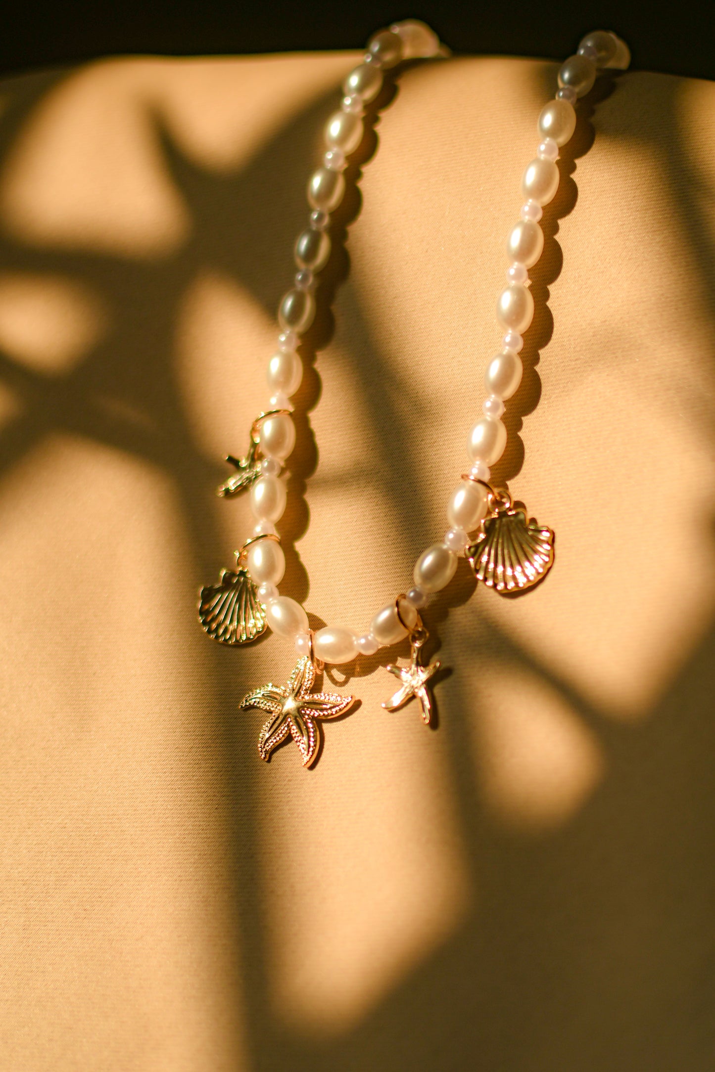 Beach-Inspired Gold Pearl Choker – Single Layer