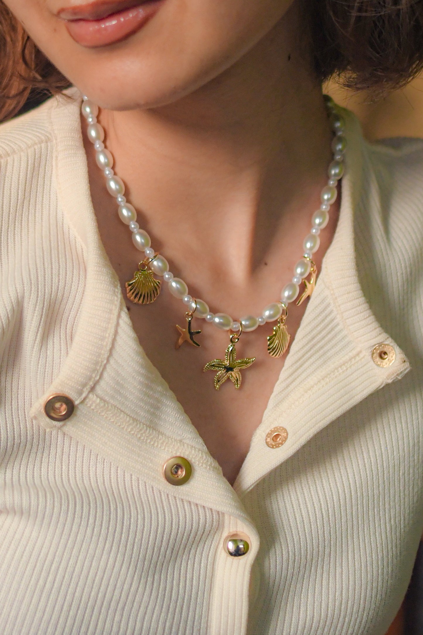 Beach-Inspired Gold Pearl Choker – Single Layer