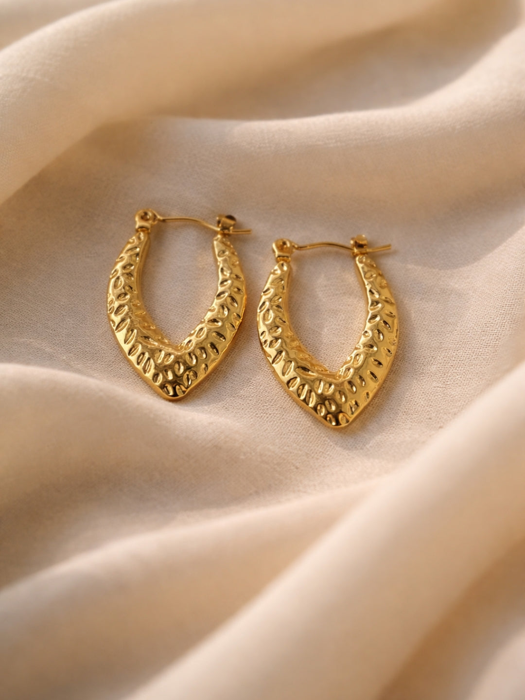 Kyra Gold Hoops – 18K Gold Plated Anti Tarnish Earrings