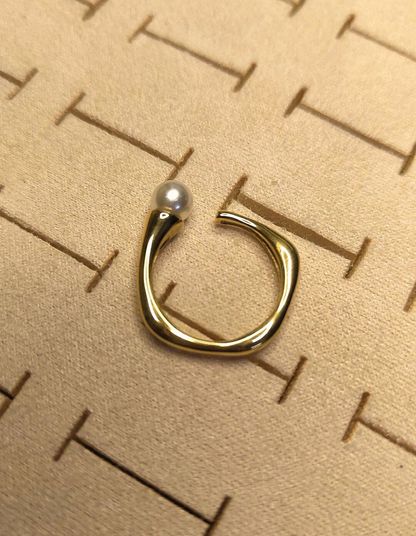 Quad Curve Pearl Ring – (Anti-Tarnish Gold)