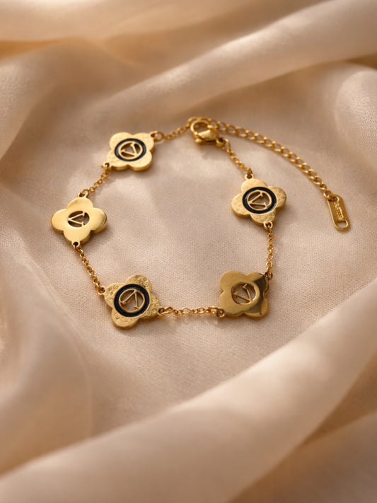 Gold Clover V Chain Bracelet – 18K Gold Plated Stainless Steel