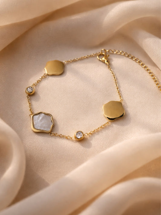 Shell Studded Chain Bracelet with CZ | 18K Gold Plated