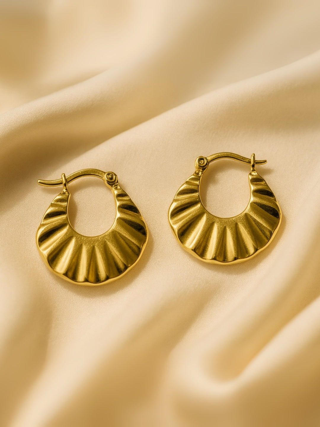 Gold Mia Hoops – 18K Gold Plated 316L Stainless Steel | Everyday Anti-Tarnish Earrings