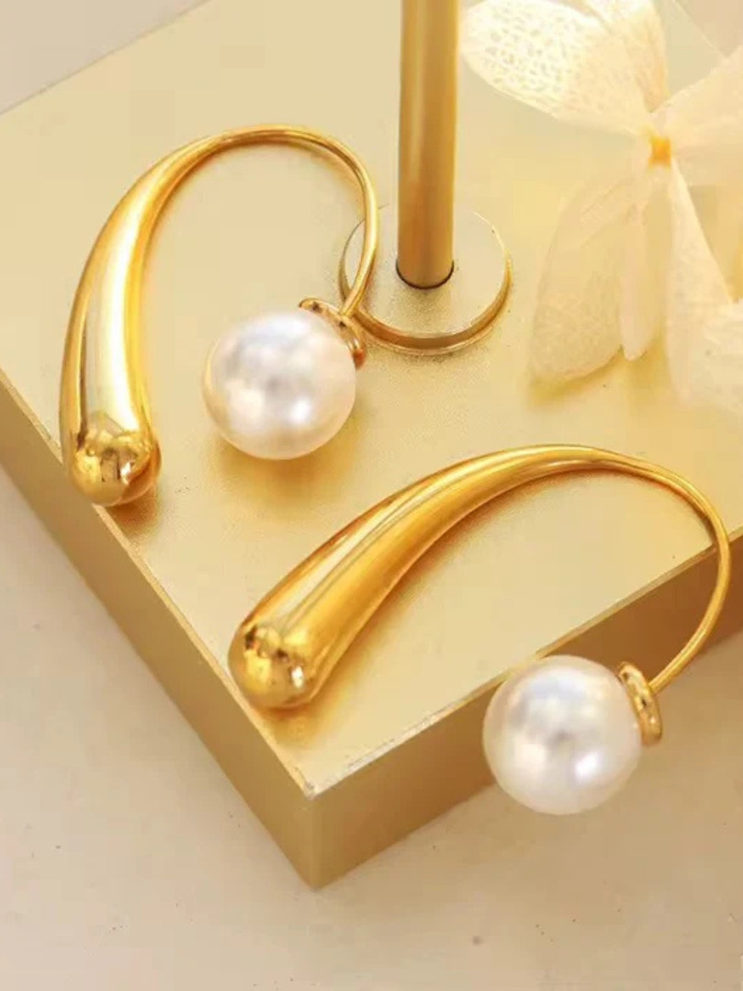 Gold Pearl Stud Earrings – Dainty Everyday Minimal Jewelry