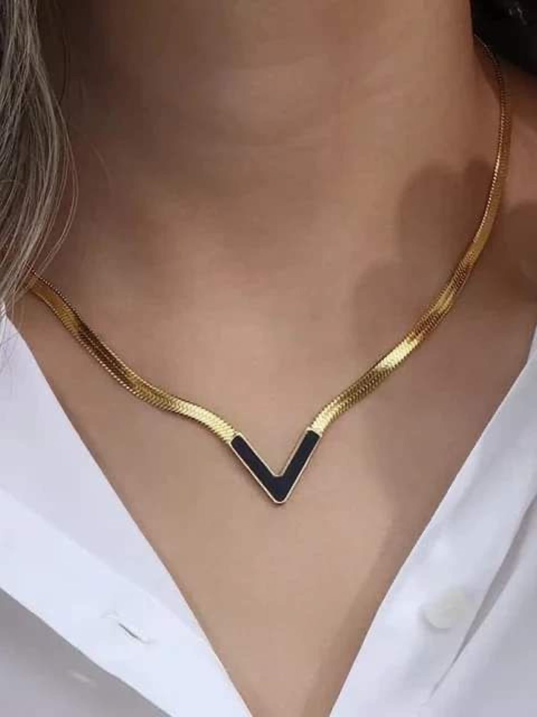 Black V Neckpiece – 18K Gold Plated Black Onyx Necklace (Anti-Tarnish)