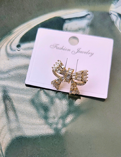 Bow Single Ear Cuff – Full Studded