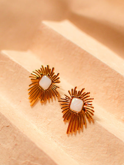 Aesthetic Moonstone Stud Earrings – 18K Gold, Anti-Tarnish