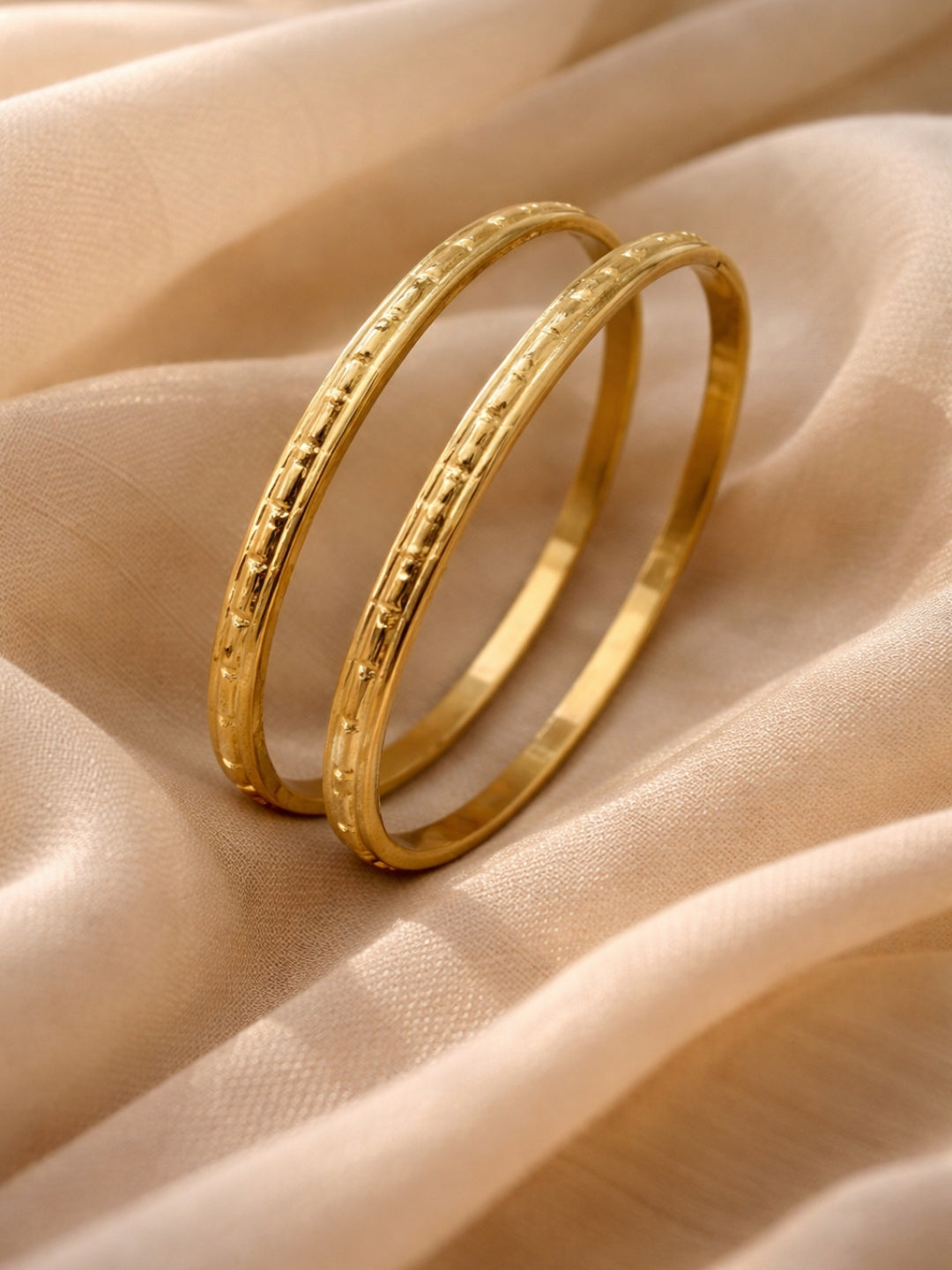 Chakuta Line Gold Bangle – 18K Plated Stackable Daily Wear