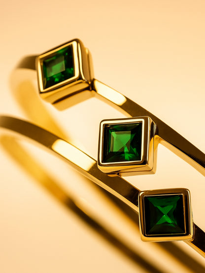 Green Stone ZigZag Bracelet – 14kt Gold Plated Stainless Steel with Green CZ Stones