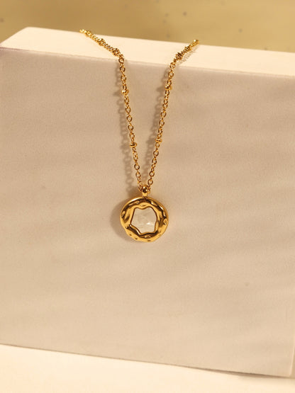 Gold-Plated MOP Pendant Necklace – Anti-Tarnish, Hypoallergenic, Water Resistant (316L Stainless Steel)