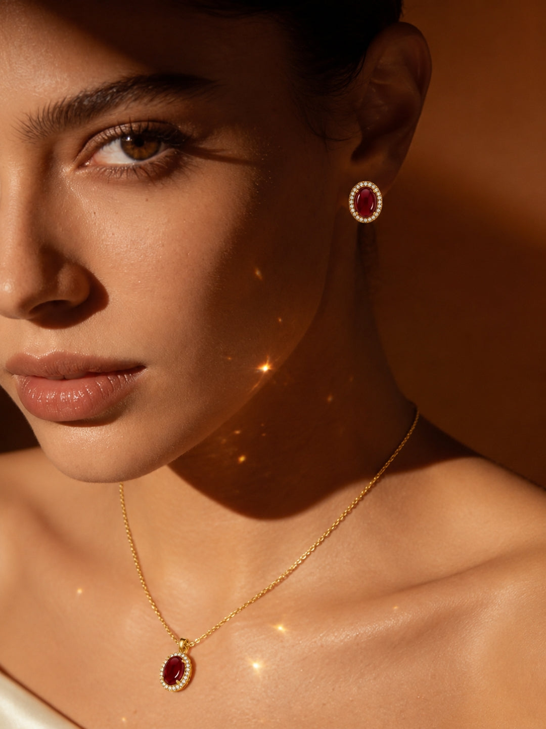 Melograno Red Cabochon Halo Necklace & Earring set 18K Gold-Plated