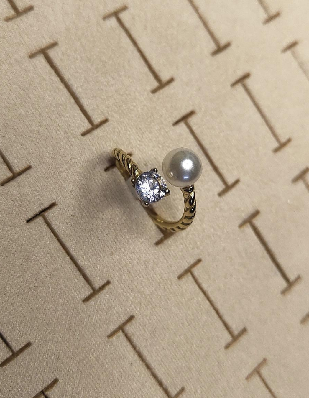 Pearl & Solitaire Twisted Ring