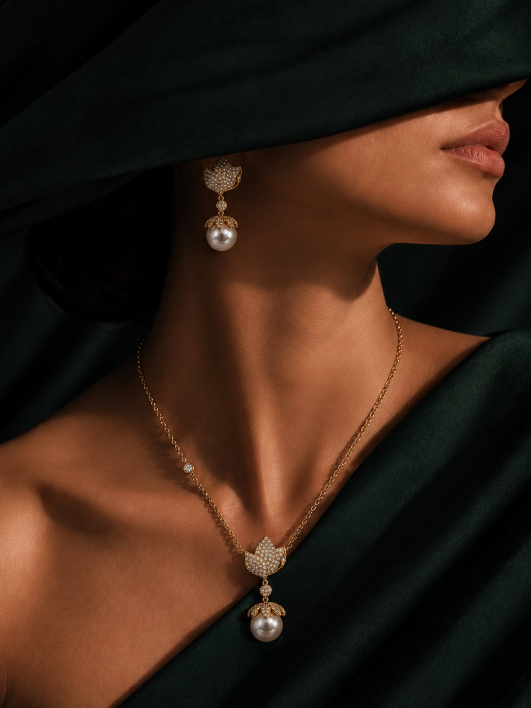 Ninfea Pearl Necklace & Earrings Set