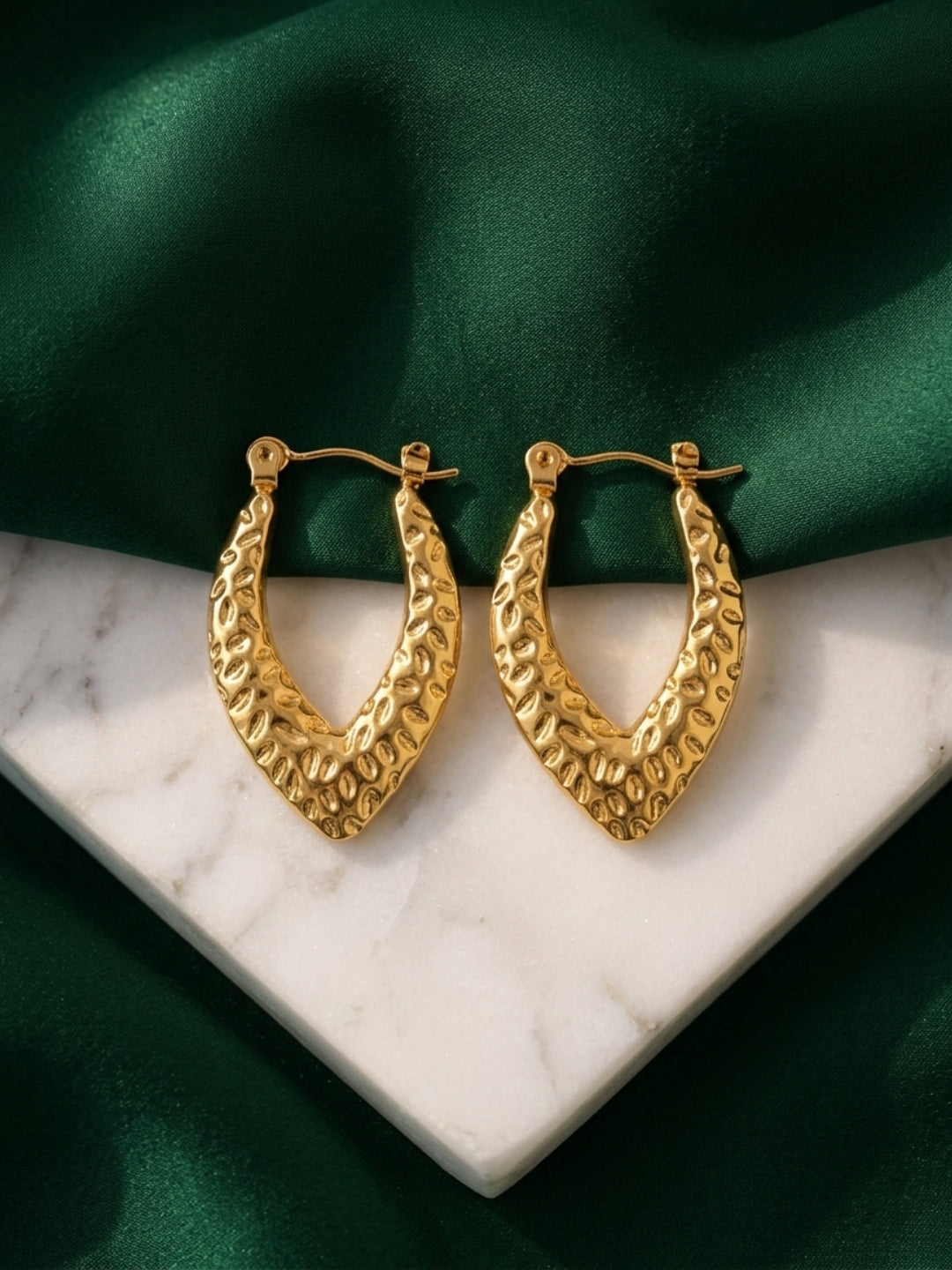 Kyra Gold Hoops – 18K Gold Plated Anti Tarnish Earrings