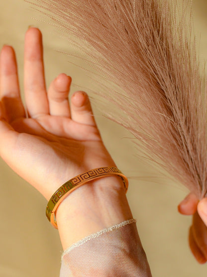 Mini Luxe 18K Gold Bracelet – Skin Friendly & Water Resistant