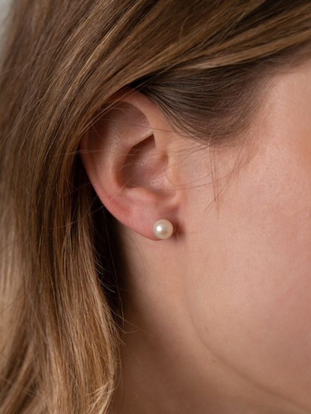 18K Gold Pearl Stud Earrings – 5mm Everyday Minimal Luxe