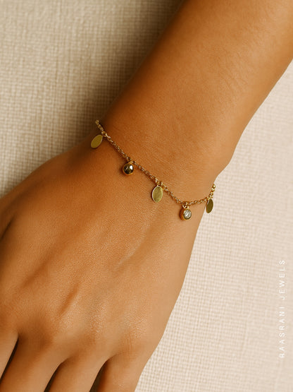 Teardrop Charm Bracelet in 18K Gold – Adjustable & Anti-Tarnish