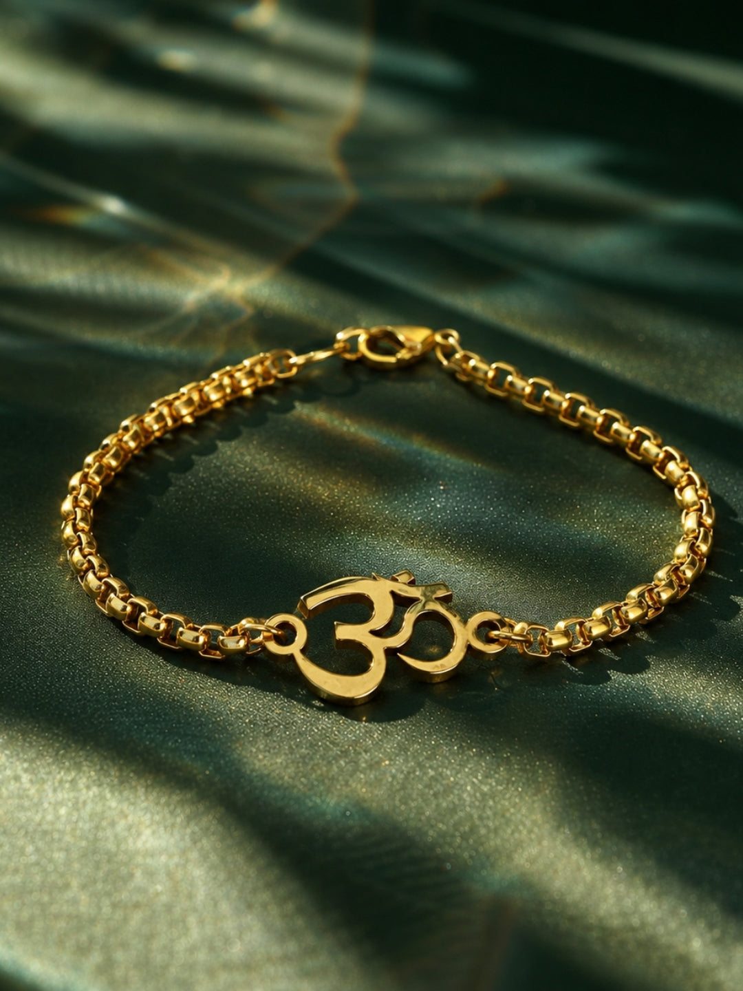 Om Bracelet – Box Chain, 18K Gold Plated Stainless Steel