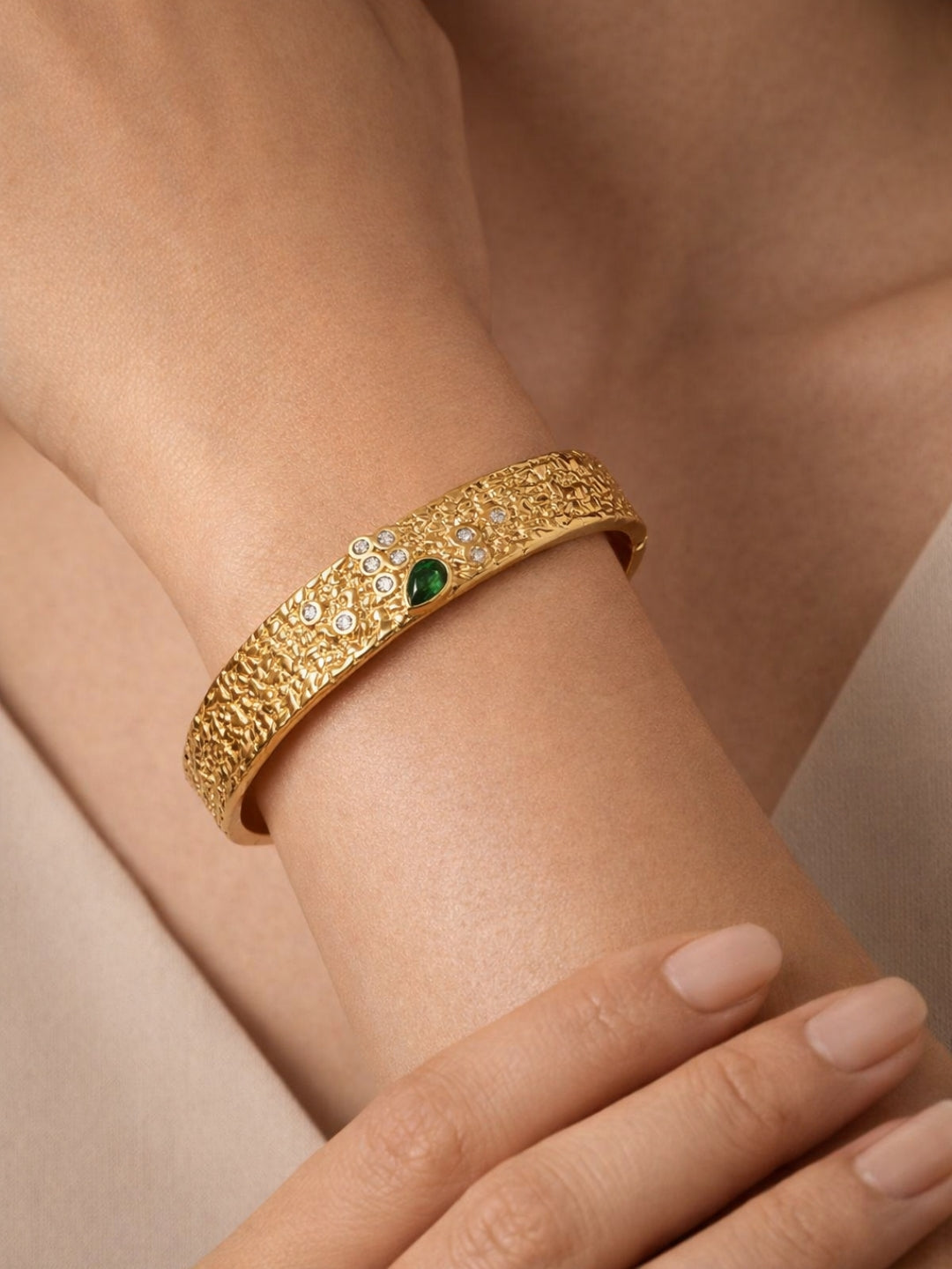 Emerald Luxe Textured Gold Bracelet with CZ | Anti Tarnish