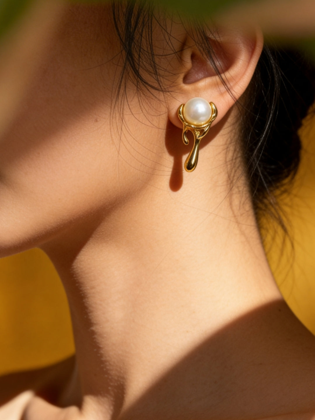 Pearl Melt Gold Stud Earrings – 18K Gold Plated Stainless Steel