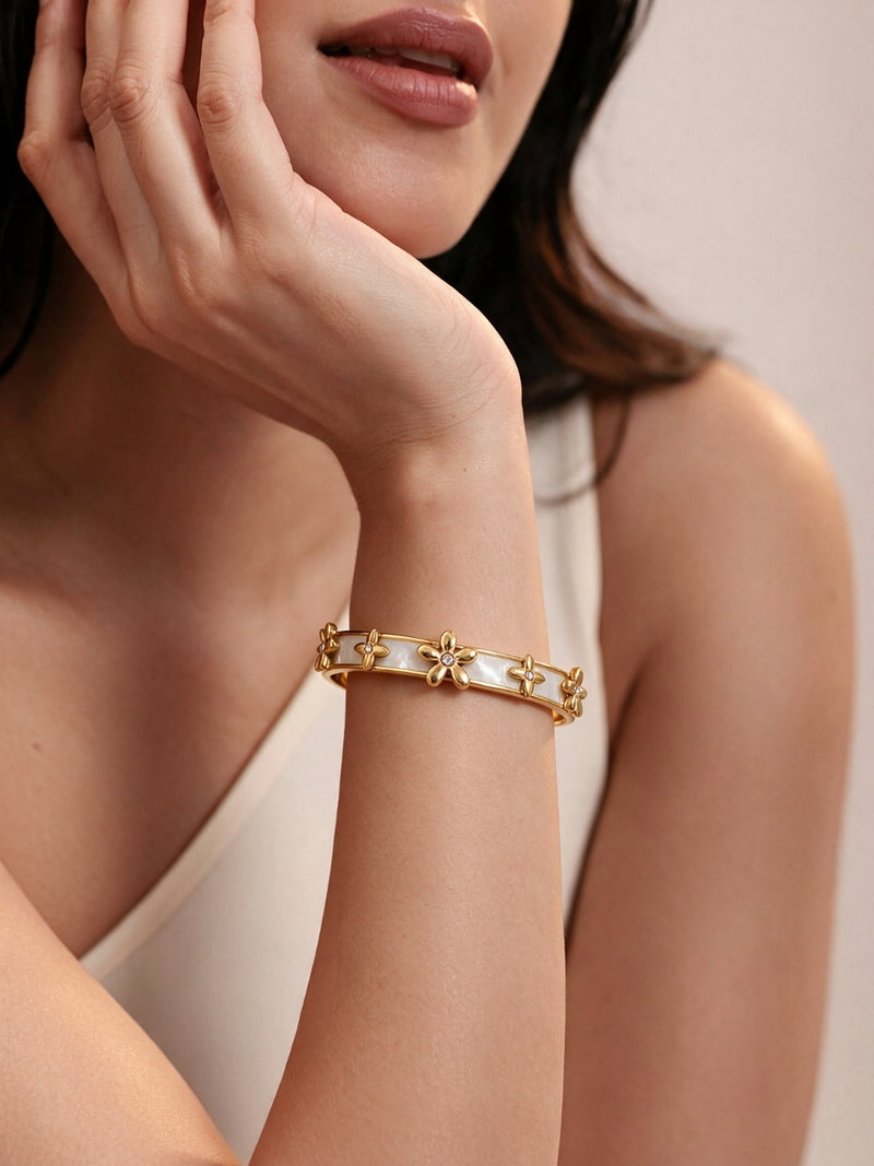 Fiorella Mother-of-Pearl Flower  Bracelet