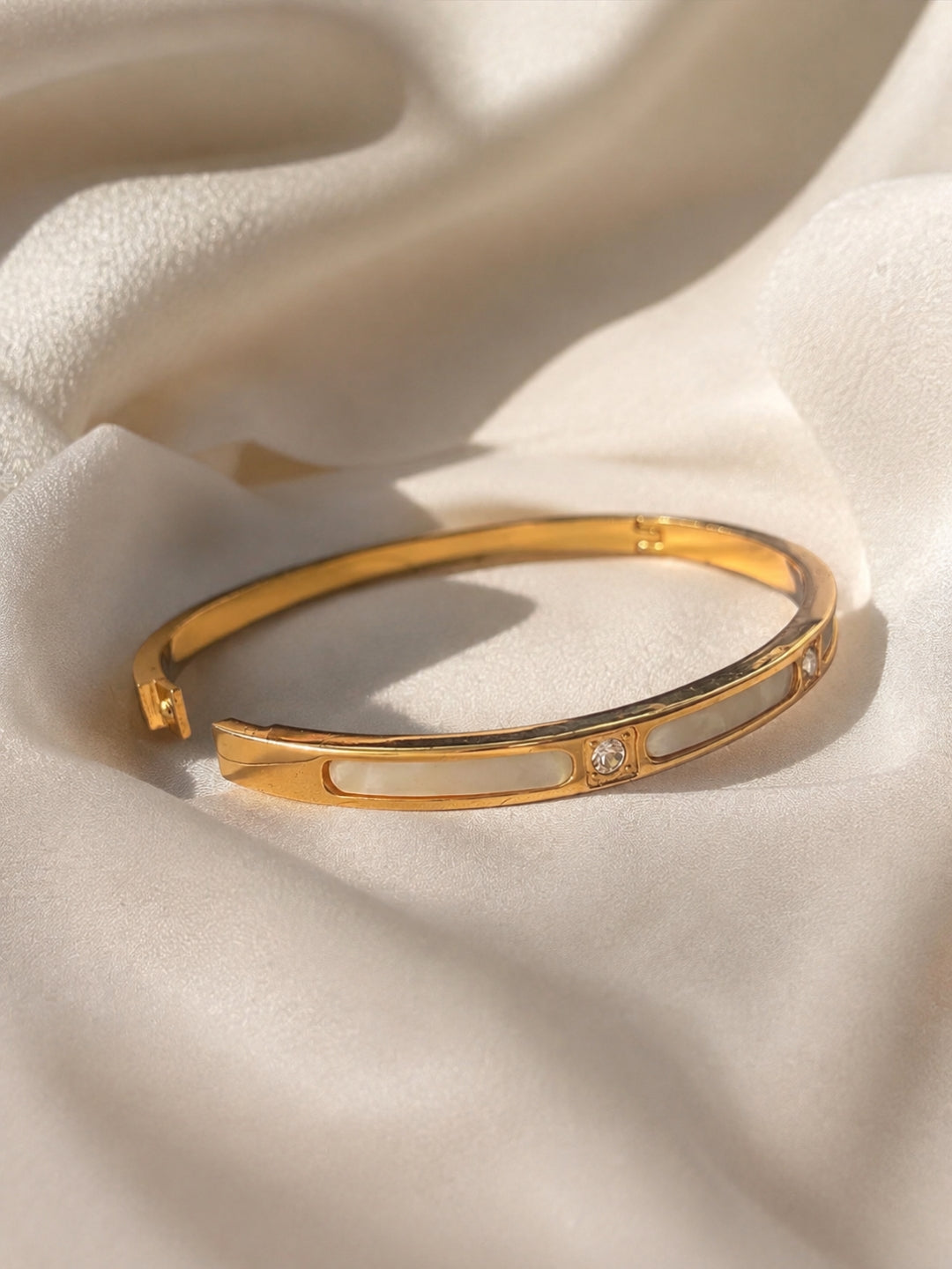 Mother of Pearl Hinged Bangle Bracelet – 18K Gold Plated