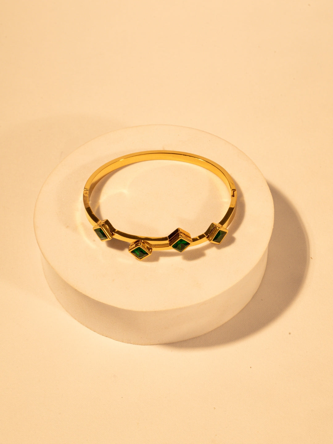 Green Stone ZigZag Bracelet – 14kt Gold Plated Stainless Steel with Green CZ Stones