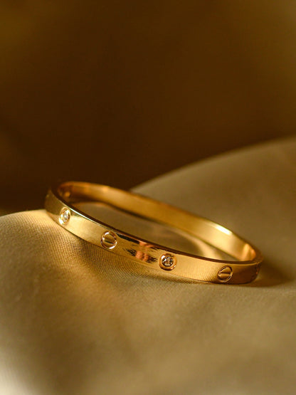 Classic Gold Lock Bangle – Designer-Inspired Statement Bracelet