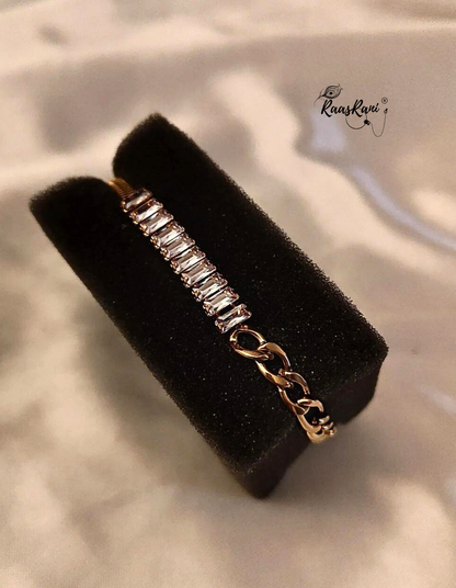 Half n Half Stone Rosegold Chain Bracelet