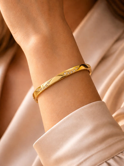 Twisted Pavé Bangle | 18K Gold Plated