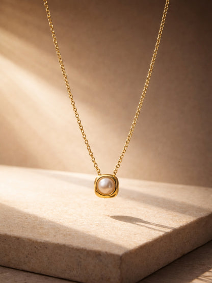 Single Pearl Gold Chain Necklace | Minimal Everyday Pearl Neckpiece