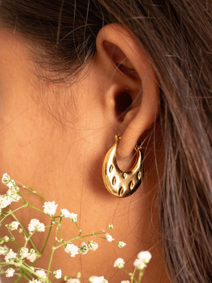 Handbeaten U-Shaped Gold Hoop Earrings – Stainless Steel, Lightweight, 3 cm