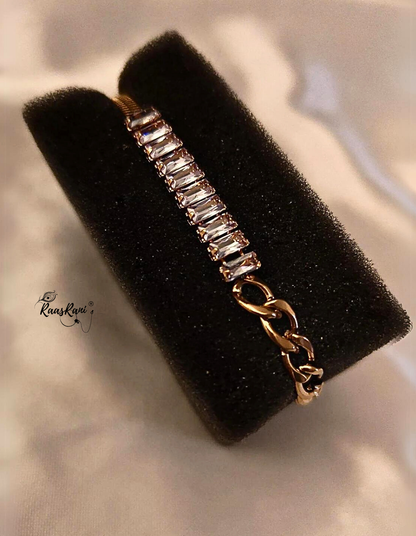 Half n Half Stone Rosegold Chain Bracelet