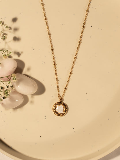 Gold-Plated MOP Pendant Necklace – Anti-Tarnish, Hypoallergenic, Water Resistant (316L Stainless Steel)